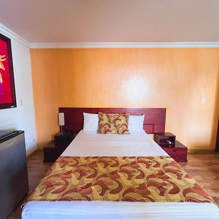 Hotel Luxor Pereira Eksteriør bilde