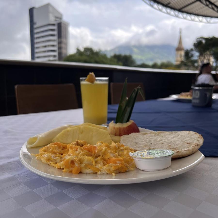 Hotel Luxor Pereira Eksteriør bilde